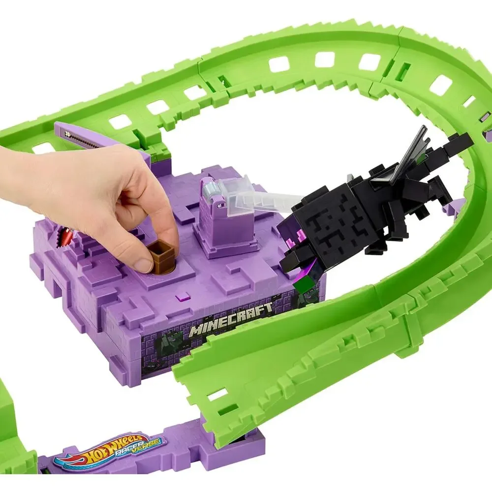 Minecraft Hot Wheels RacerVerse Diecast Track Set Diamond Armor Steve NWT